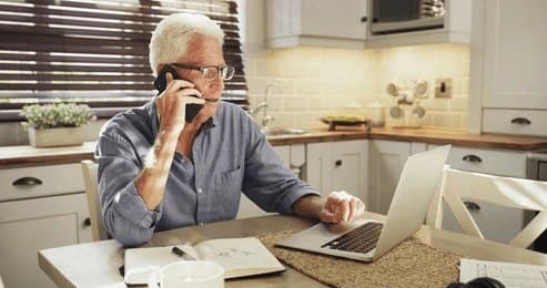 An estate agent following up with a homeowner by phone
